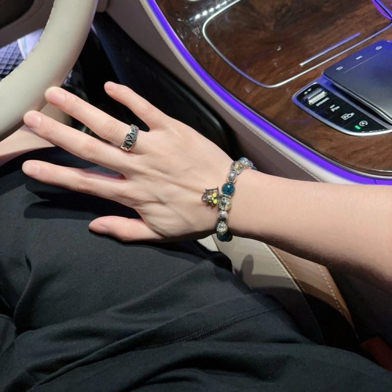 Elegant Christian Dior Bracelets 235886
