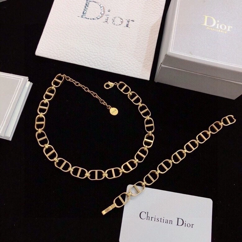Popular Christian Dior Bracelets 236389