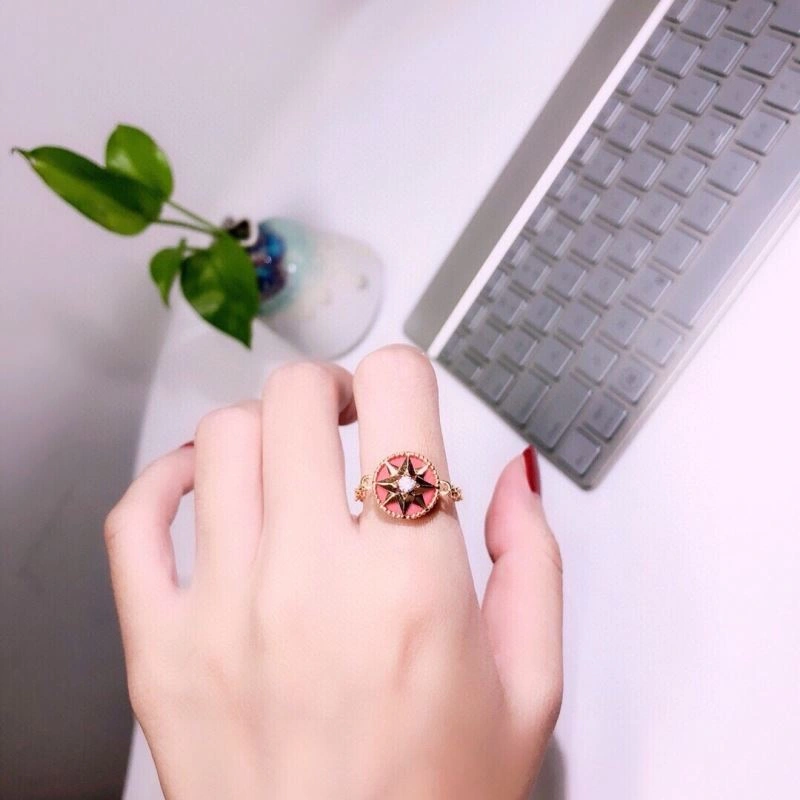 Elegant Christian Dior Bracelets 236382