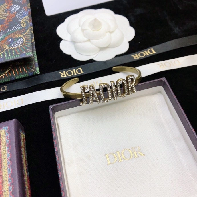Minimalist Christian Dior Bracelets 236200