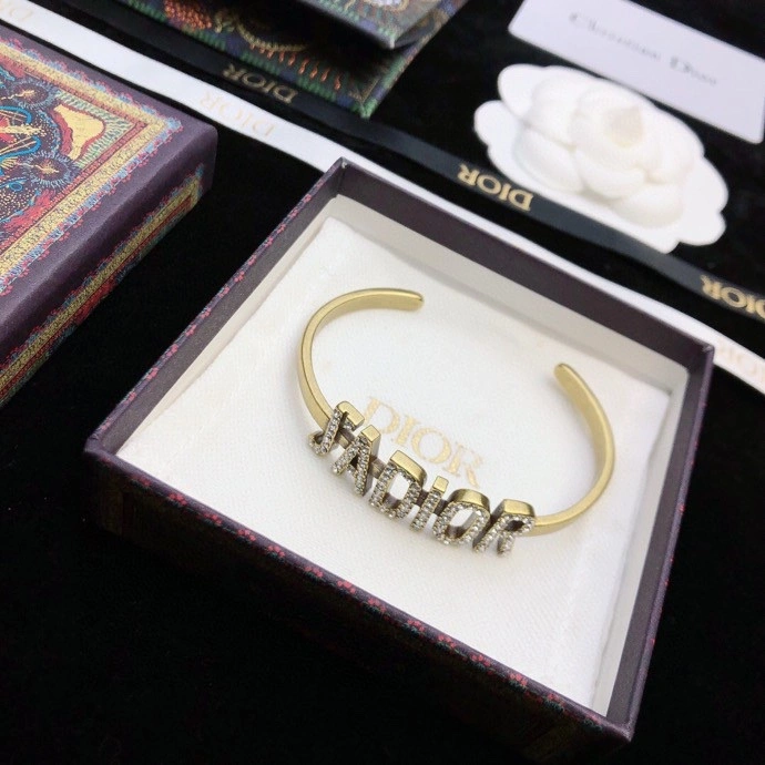 Minimalist Christian Dior Bracelets 236200