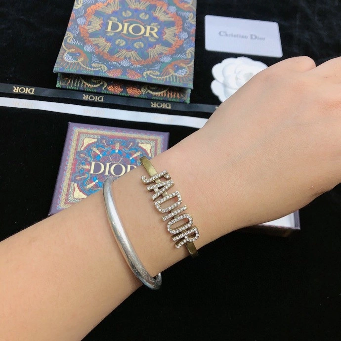 Minimalist Christian Dior Bracelets 236200