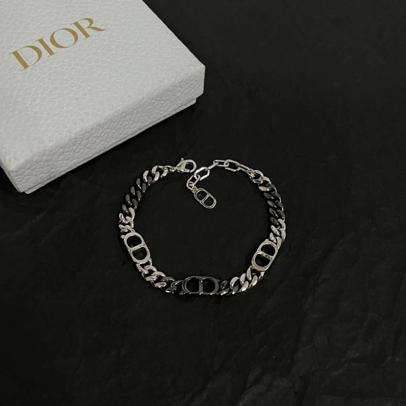Comfortable Christian Dior Bracelets 235694