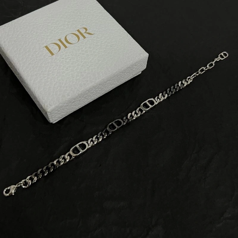 Comfortable Christian Dior Bracelets 235694