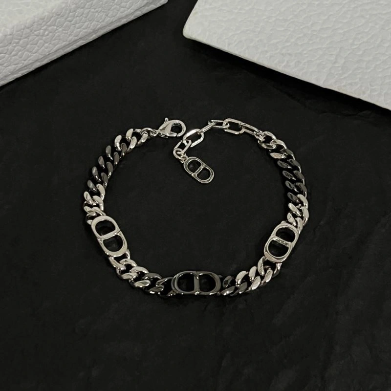 Comfortable Christian Dior Bracelets 235694