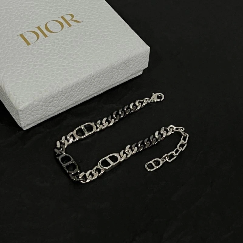 Comfortable Christian Dior Bracelets 235694