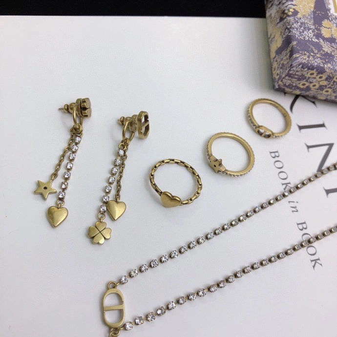 Premium Christian Dior Bracelets 235689