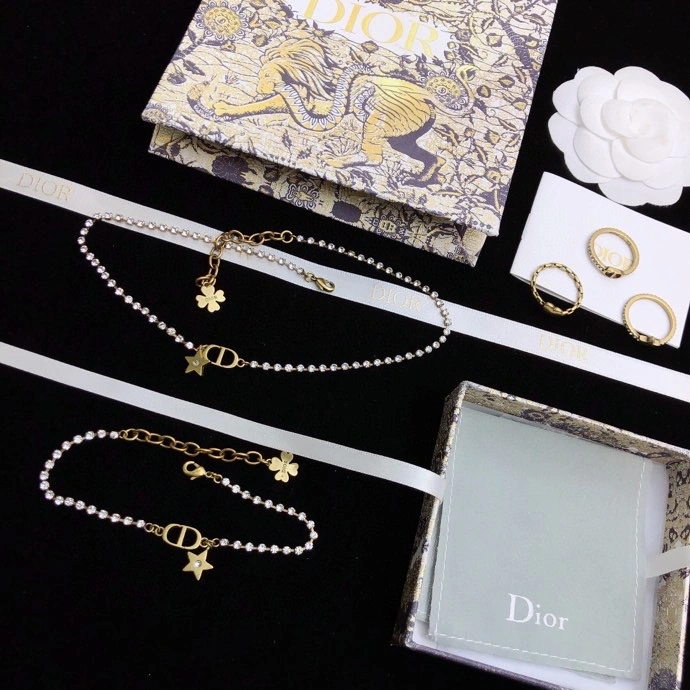 Premium Christian Dior Bracelets 235689