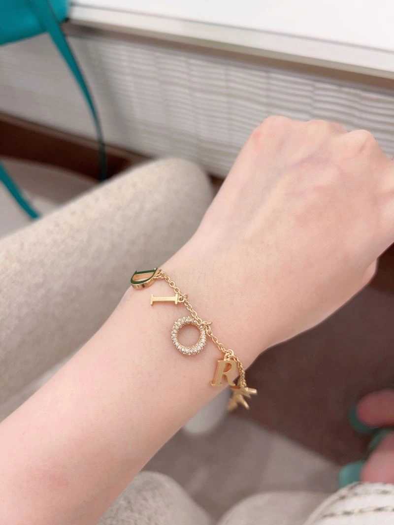 RelaxedFit Christian Dior Bracelets 235677