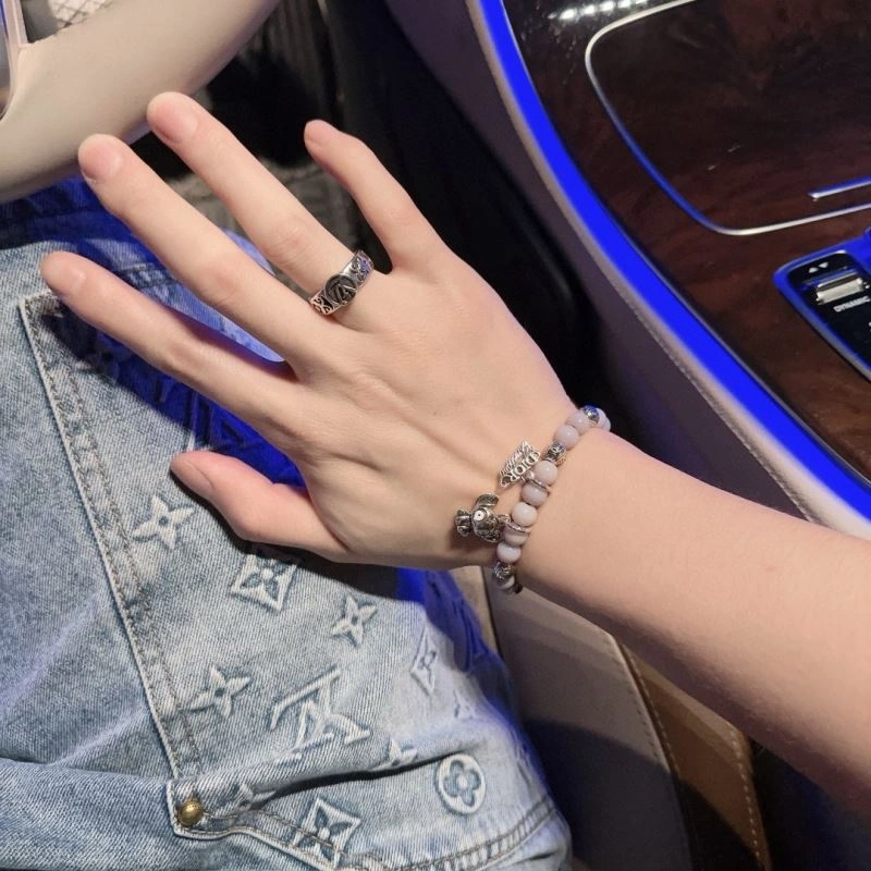 WrinkleFree Christian Dior Bracelets 235662