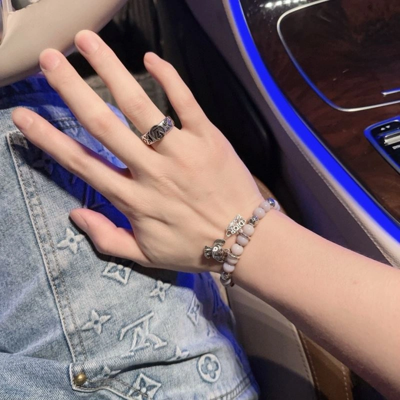 WrinkleFree Christian Dior Bracelets 235662