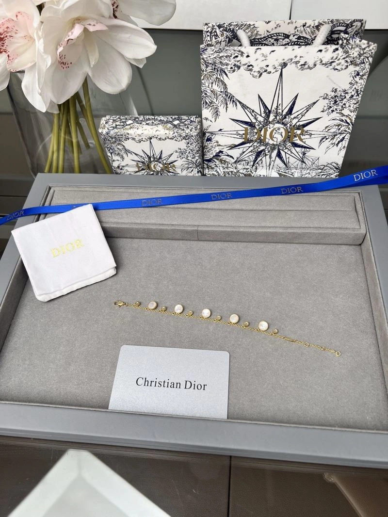 FashionForward Christian Dior Bracelets 235631