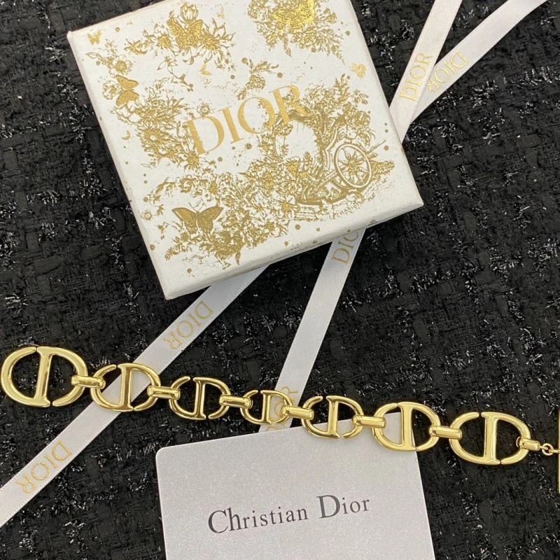 Bold Christian Dior Bracelets 235419