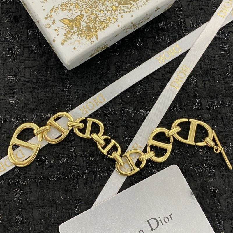 Bold Christian Dior Bracelets 235419