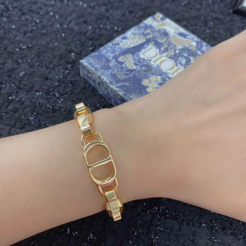 Bold Christian Dior Bracelets 235420
