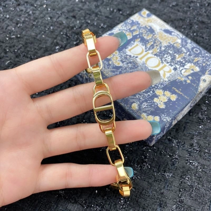Bold Christian Dior Bracelets 235420