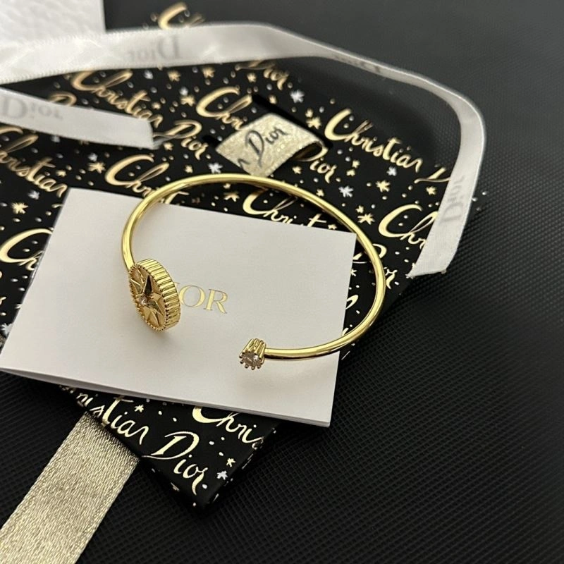 Reliable Christian Dior Bracelets 235386