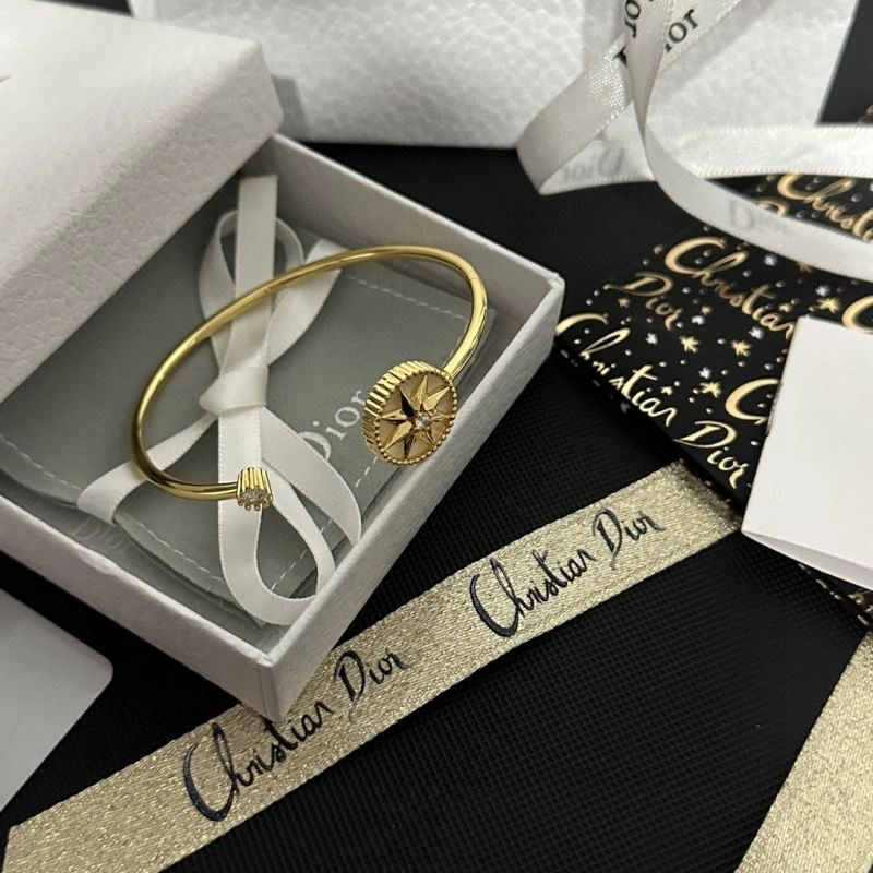 Reliable Christian Dior Bracelets 235386