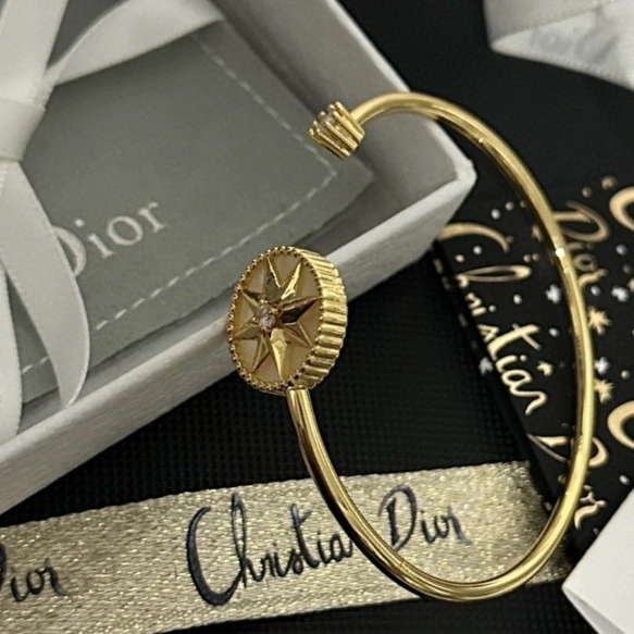 Reliable Christian Dior Bracelets 235386