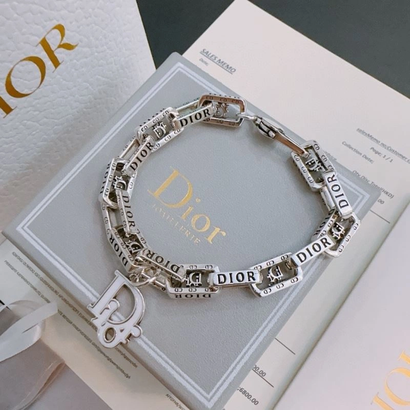 Stylish Christian Dior Bracelets 235391