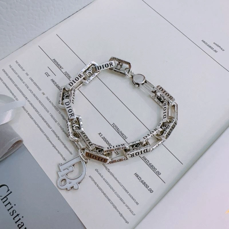 Stylish Christian Dior Bracelets 235391