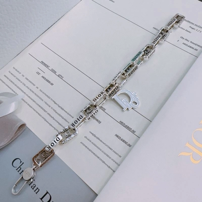Stylish Christian Dior Bracelets 235391