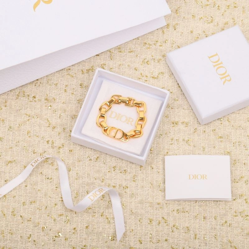 Chic Christian Dior Bracelets 235375