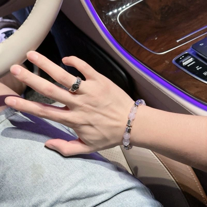 WrinkleFree Christian Dior Bracelets 235369