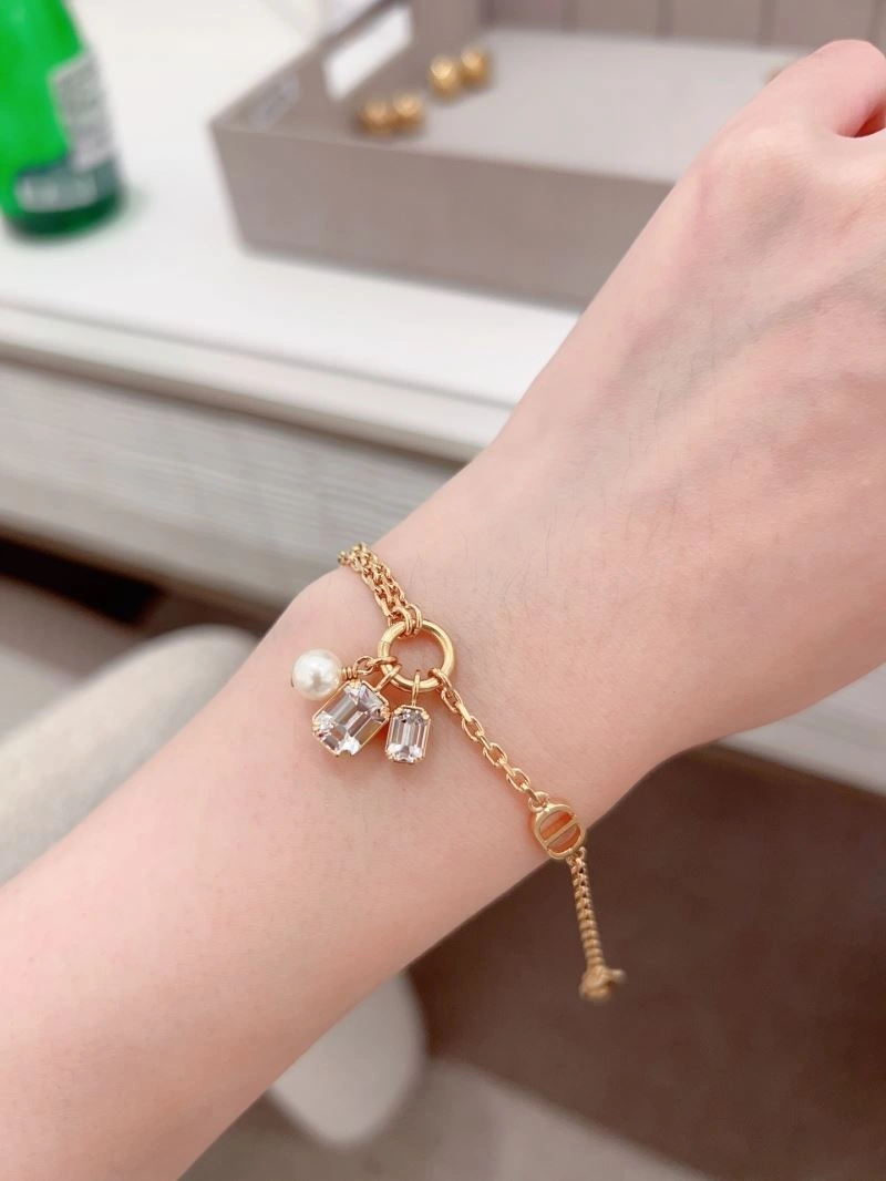 Tailored Christian Dior Bracelets 235364