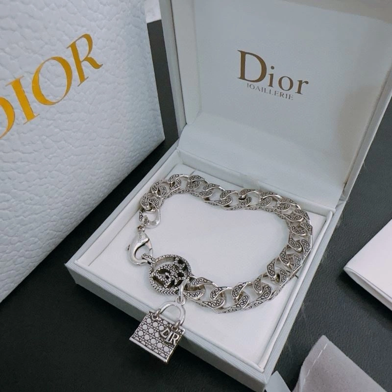 Trendy Christian Dior Bracelets 235376
