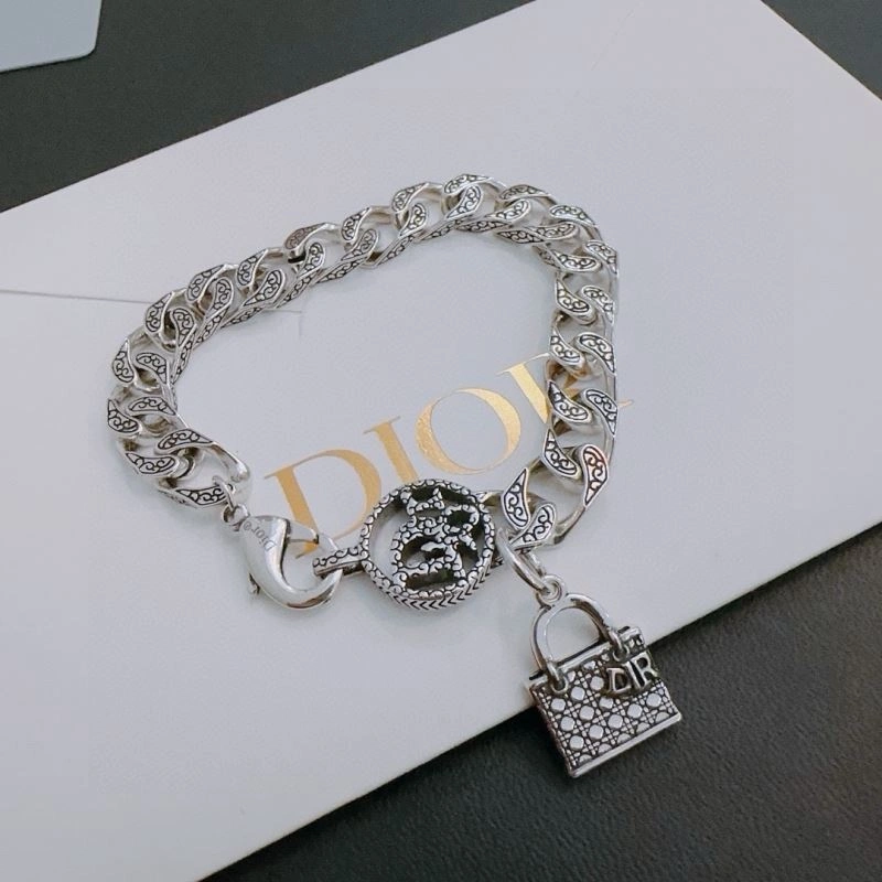 Trendy Christian Dior Bracelets 235376