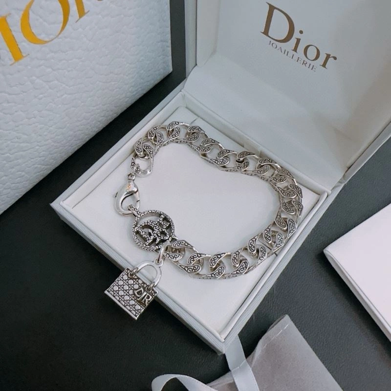 Trendy Christian Dior Bracelets 235376