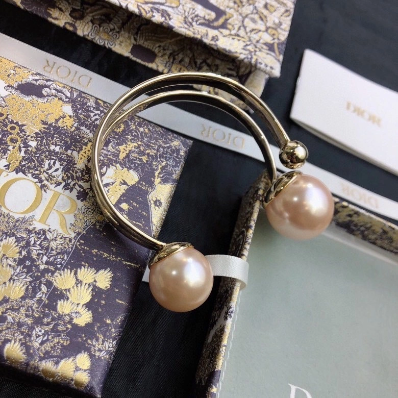 EyeCatching Christian Dior Bracelets 235169