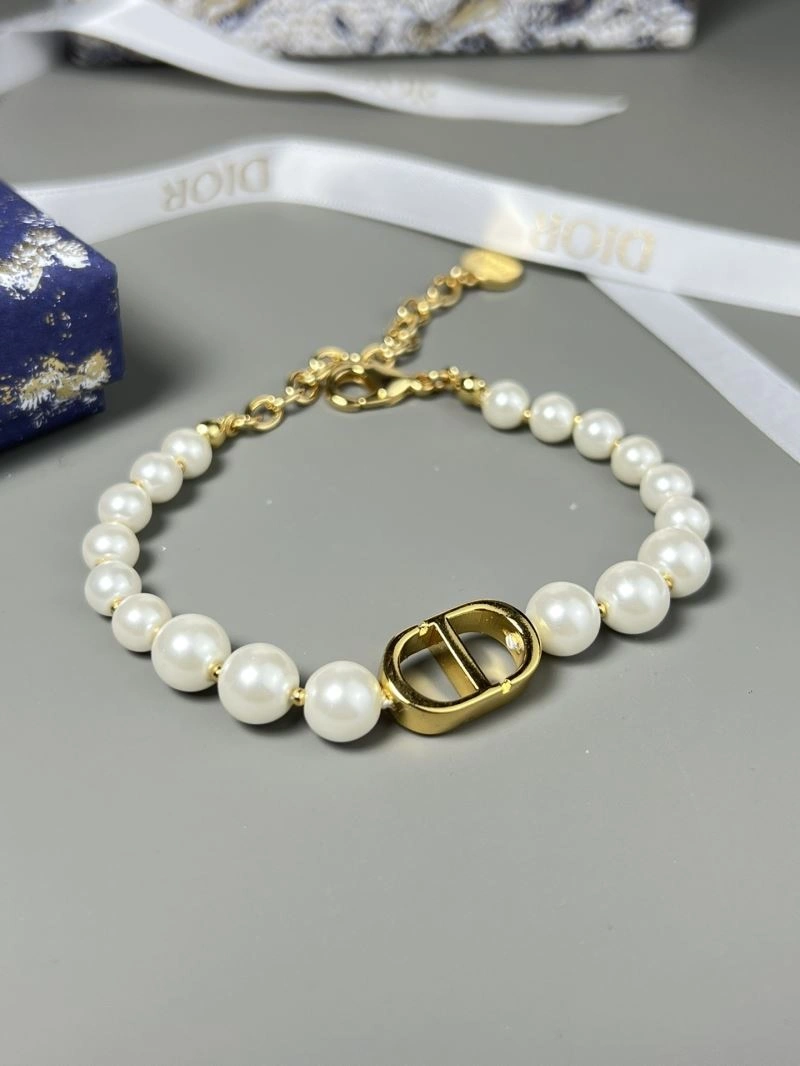 HighQuality Christian Dior Bracelets 235170