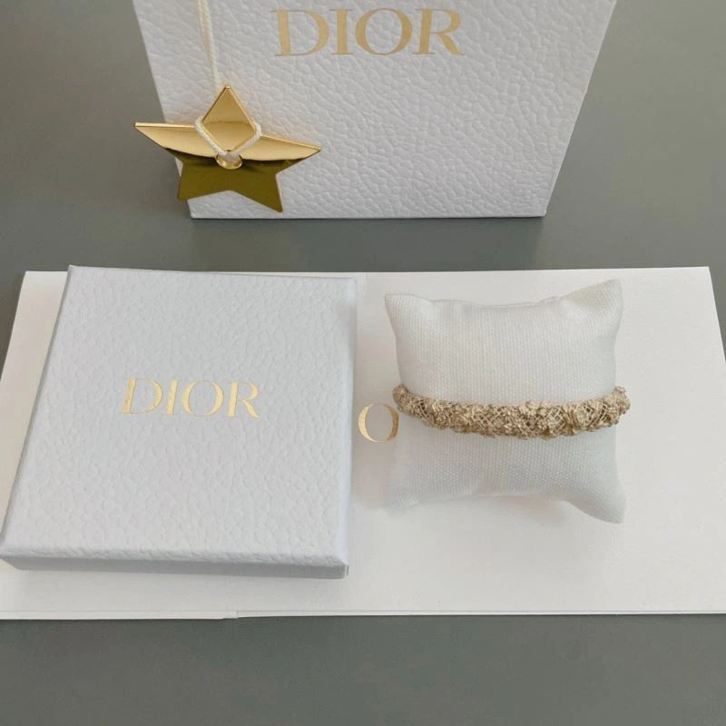 Timeless Christian Dior Bracelets 235157