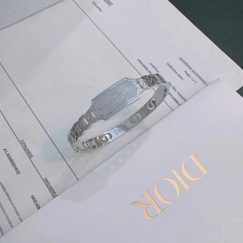 FashionForward Christian Dior Bracelets 235167