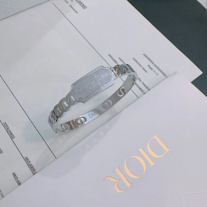 FashionForward Christian Dior Bracelets 235167