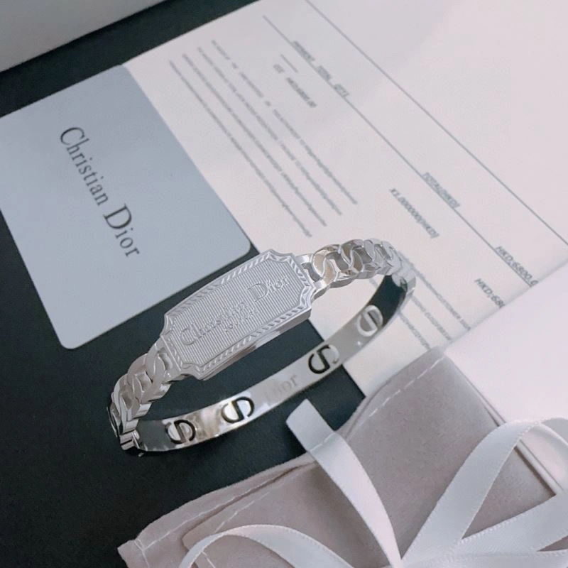 FashionForward Christian Dior Bracelets 235167