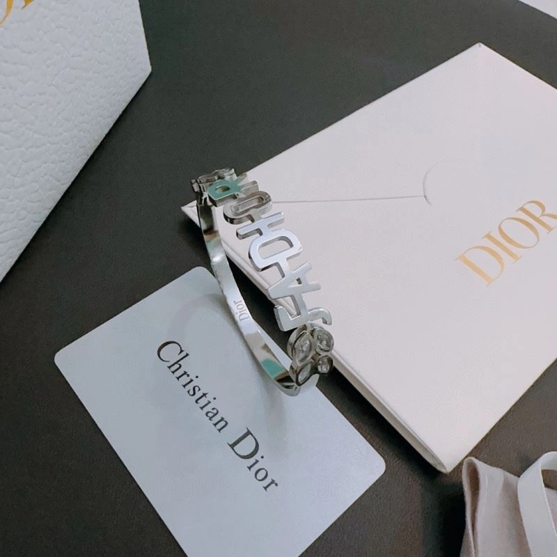 Modern Christian Dior Bracelets 235179