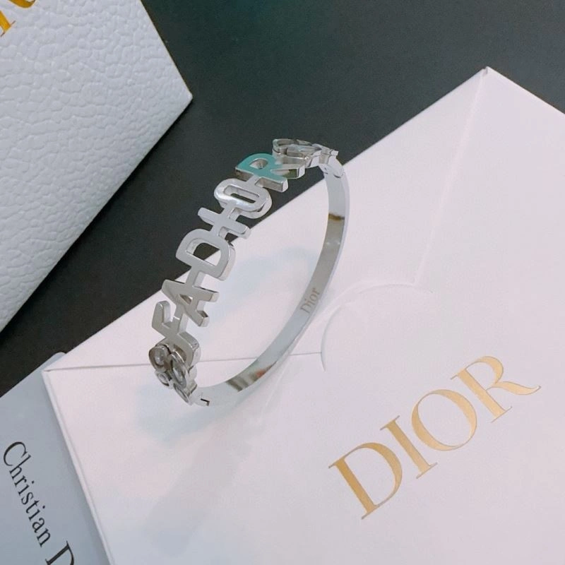 Modern Christian Dior Bracelets 235179