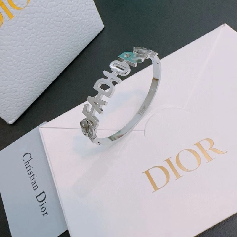 Modern Christian Dior Bracelets 235179