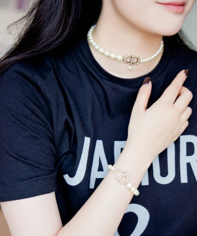 Affordable Christian Dior Bracelets 235129