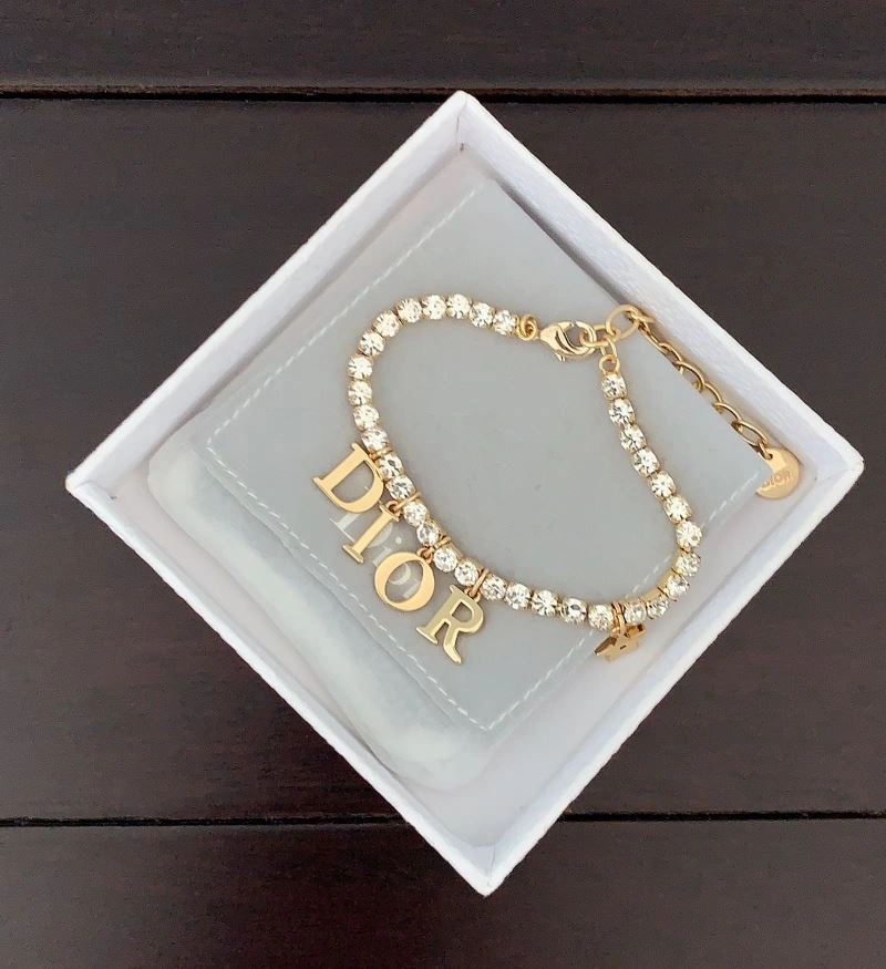MultiPurpose Christian Dior Bracelets 235118