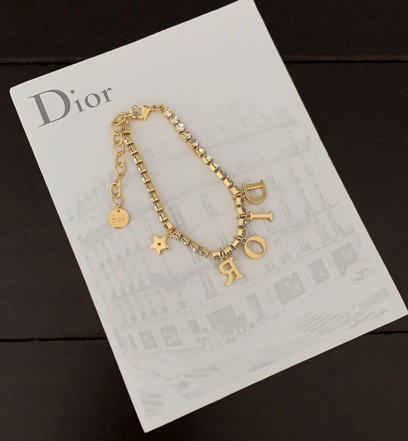 MultiPurpose Christian Dior Bracelets 235118