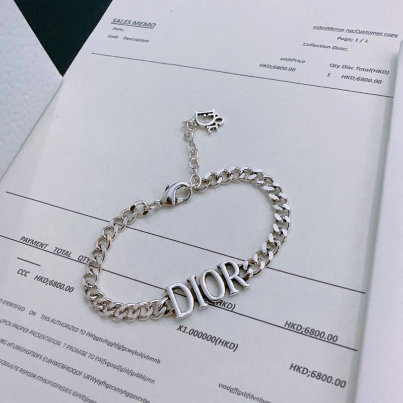 Stylish Christian Dior Bracelets 235130