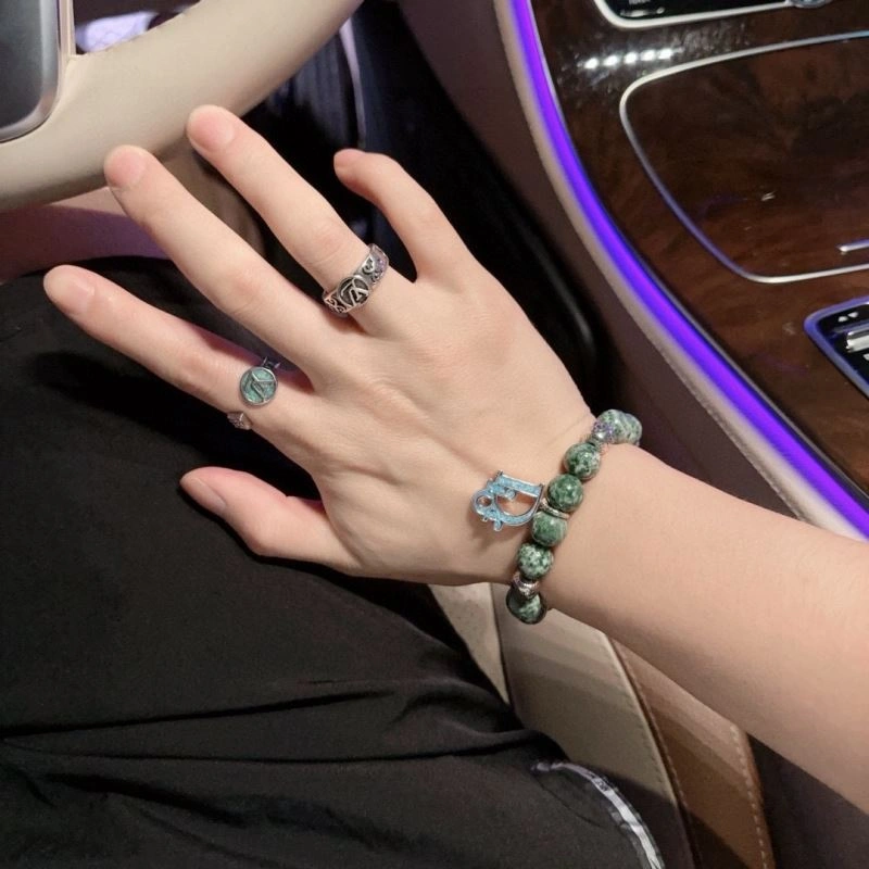 Timeless Christian Dior Bracelets 235103