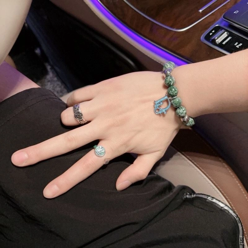 Timeless Christian Dior Bracelets 235103