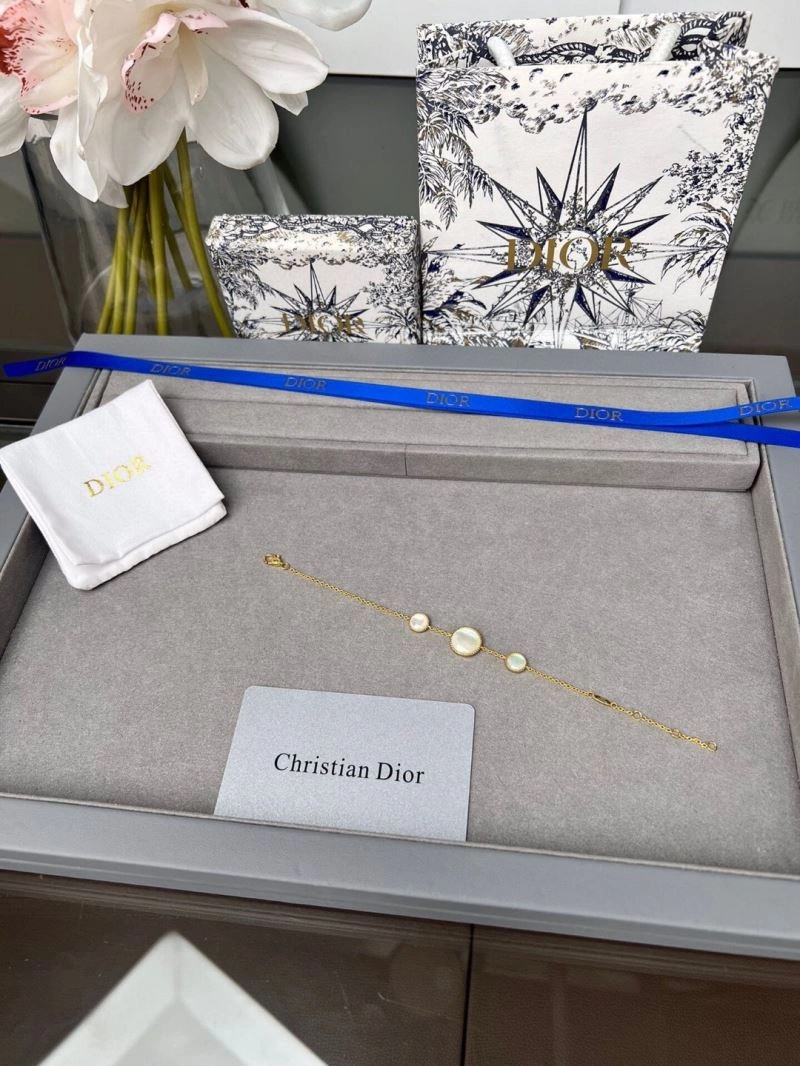 QuickDry Christian Dior Bracelets 235090