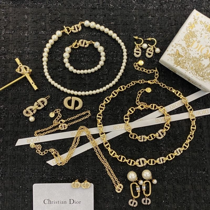 MultiPurpose Christian Dior Bracelets 234666