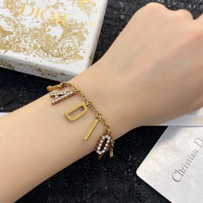 Breathable Christian Dior Bracelets 234327